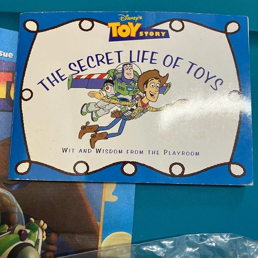 Toy Story Collectible Bundle - Picture 11 of 16